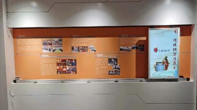 云南陸良黨群服務中心引入滑軌屏、拼接屏、一體機打造信息平臺