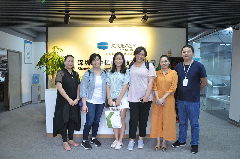 深圳中億?？萍紵崃覛g迎迪拜客戶蒞臨我司參觀考察